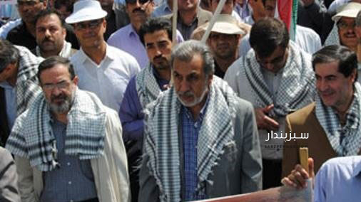 محمودرضا خاوری در راهپیماییی روز قدس