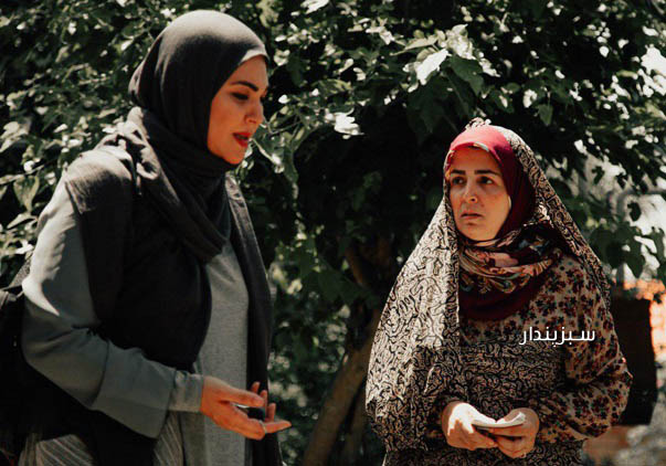شیوا ابراهیمی و لاله اسکندری در سریال خانواده دکتر ماهان